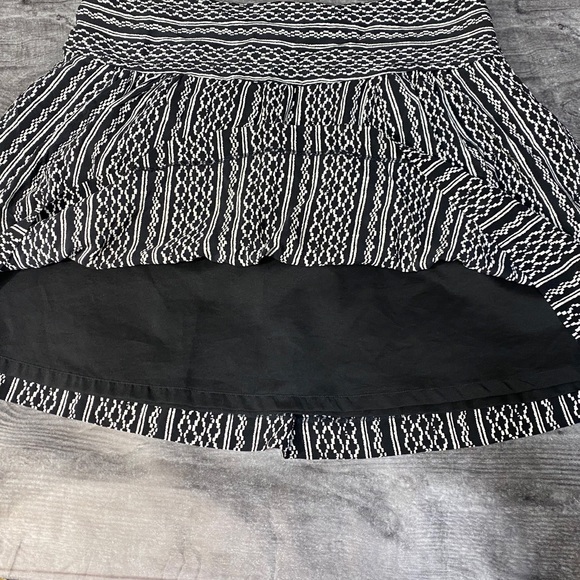 ⭐️Madewell Silk Print Skirt [1634] - Picture 6 of 9